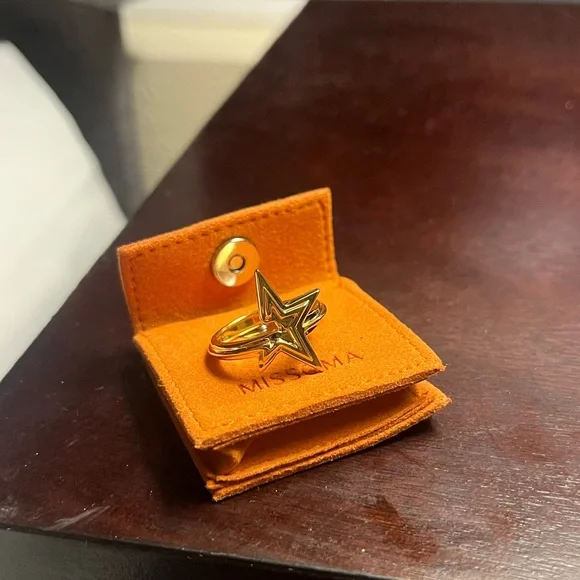 Gold Celestial Star Ring Size 7.5 - Picture 2 of 6